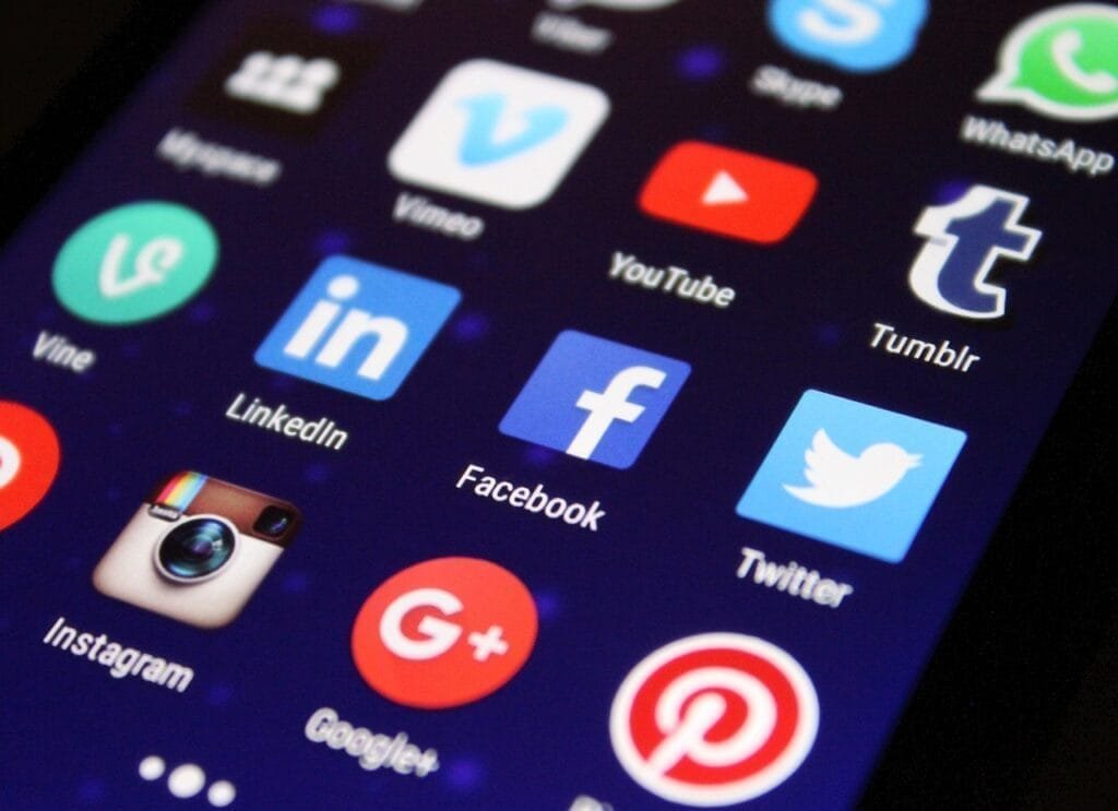 Tools for Blog Promotion and Social Media Management Lins Hearts blogging tools